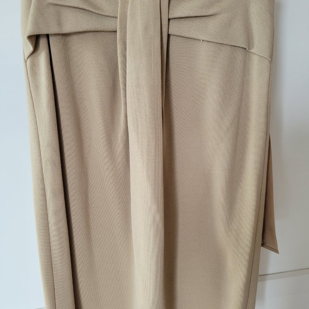 St. John button classic shirt and fun skirt, size 6/4, neutral tan color - Picture 2 of 6